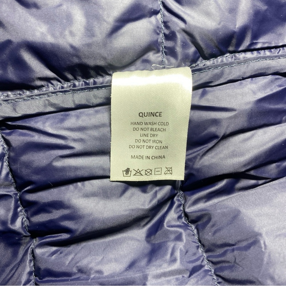 Quince Navy Down Filled Packable Women’s  Puffer Jacket  Size: Small - Picture 6 of 9